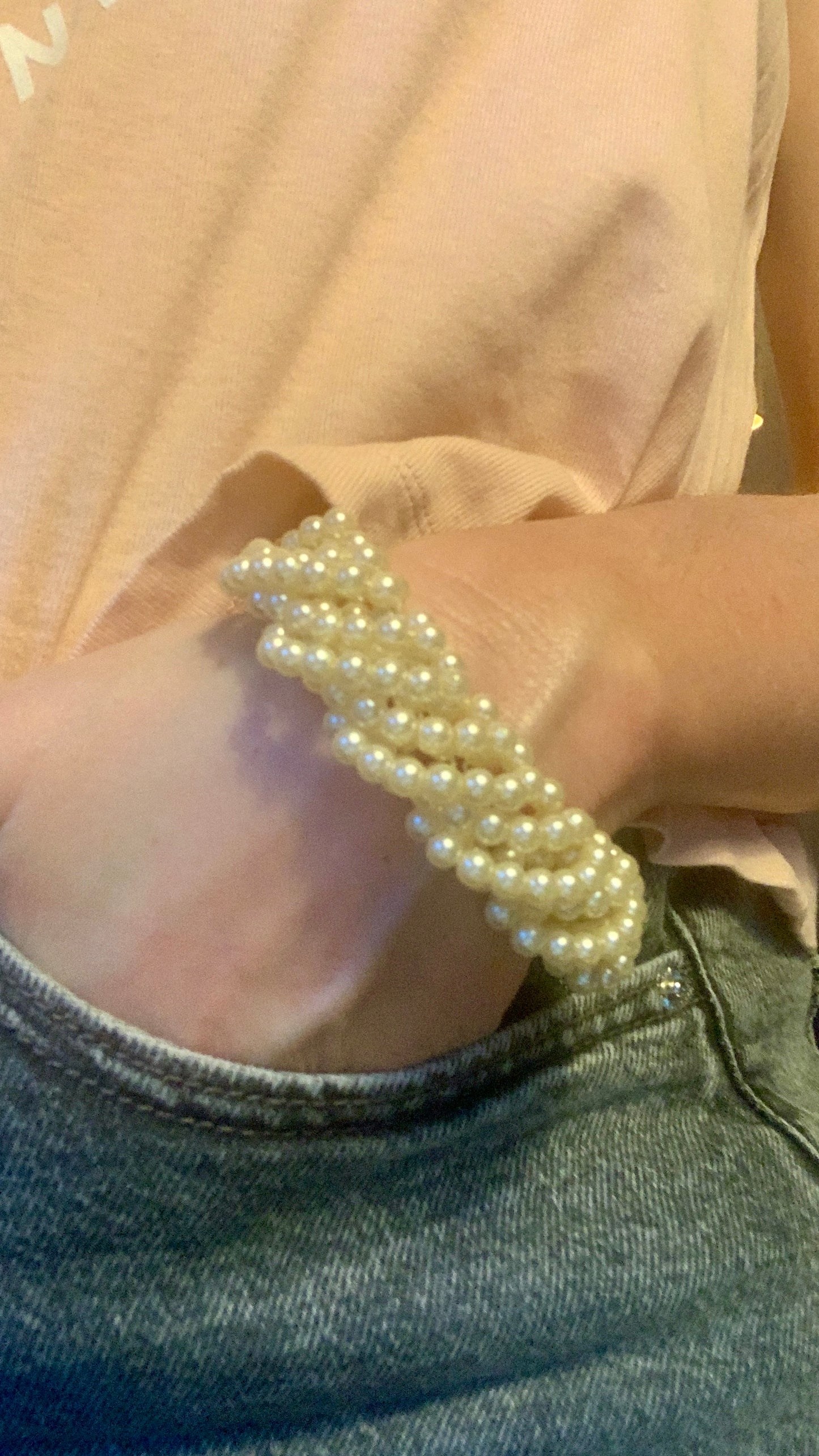 Elastic pearl bracelet