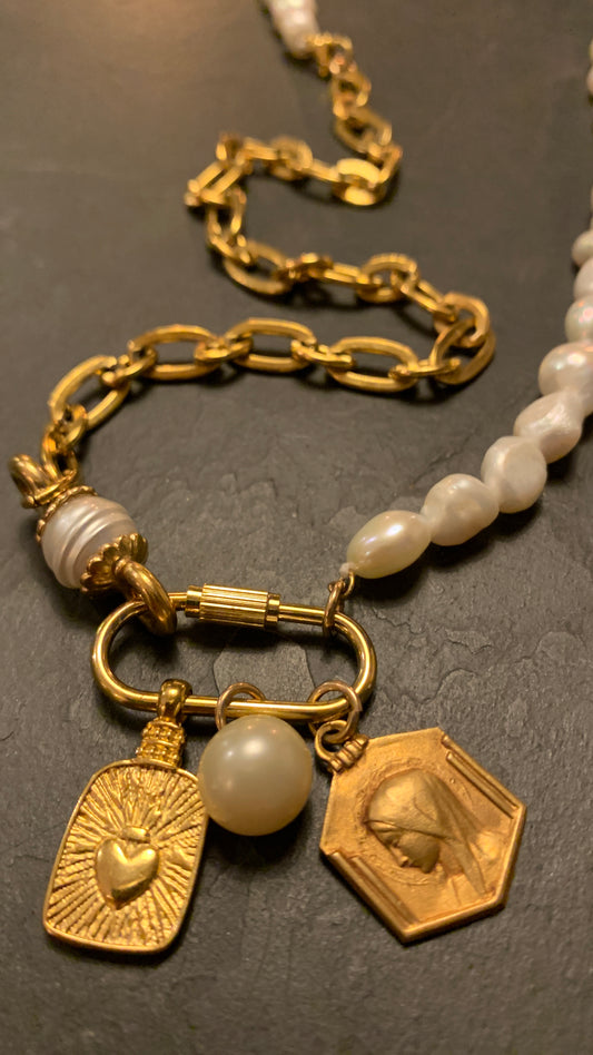 Sautoir perles et médailles anciennes