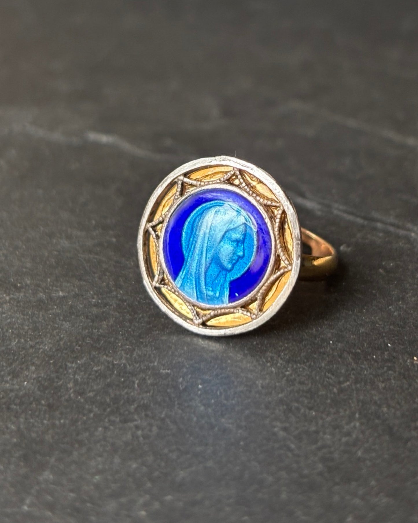 Bague Vierge au Volie émaillée - blissparis